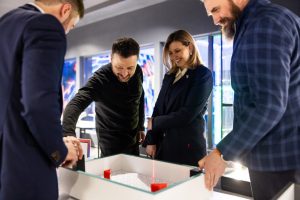 Перший в Україні, п’ятий у світі: у Києві відкрили музей математики «Кубоїд»