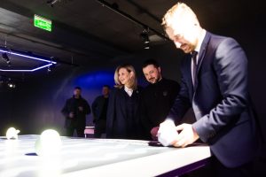 Перший в Україні, п’ятий у світі: у Києві відкрили музей математики «Кубоїд»