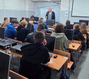 ХНУРЕ продовжує працювати у змішаному форматі