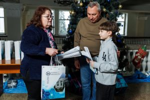 Дітей працівників ХНУРЕ привітали з Різдвяними та Новорічними святами