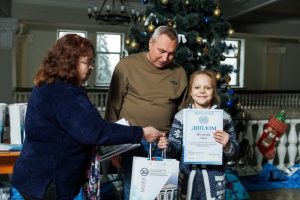 Дітей працівників ХНУРЕ привітали з Різдвяними та Новорічними святами