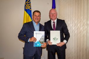 ХНУРЕ та Харківський національний медичний університет підписали меморандум про співробітництво